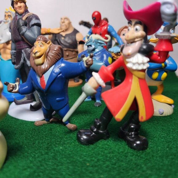 Disney Action Figures Lot 35 Princesses Frozen Cinderella Variety Cake Toppers - Picture 10 of 16